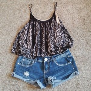Denim destructed look shorts with cute details*~